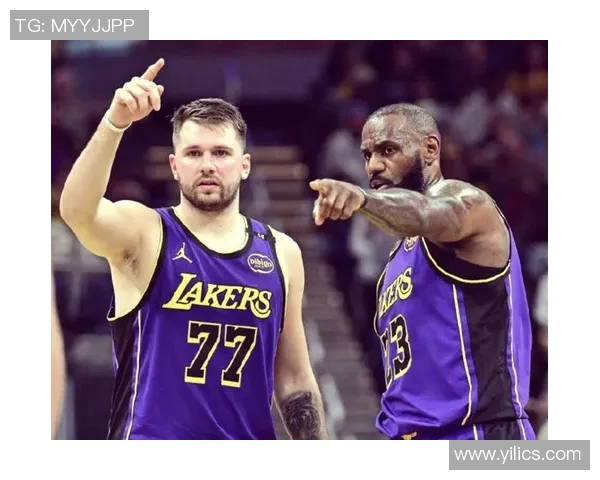 卡特与湖人拉杆对决的精彩瞬间与篮球传奇的交汇